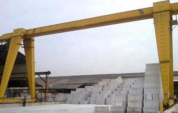 普遍的門式起重機(jī)各部件名字包含什么? 普遍的門式起重機(jī)各部件名字包含什么?