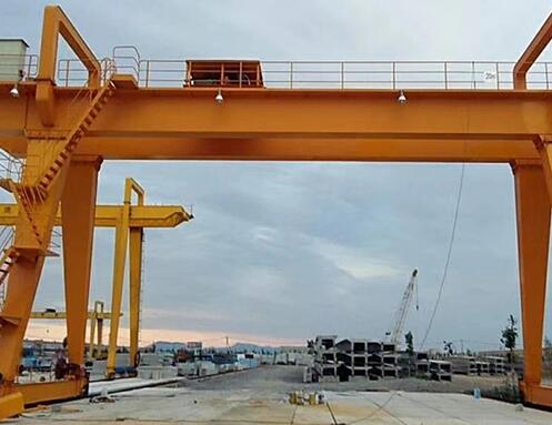 路橋起重機(jī)實(shí)際操作理應(yīng)注意什么?