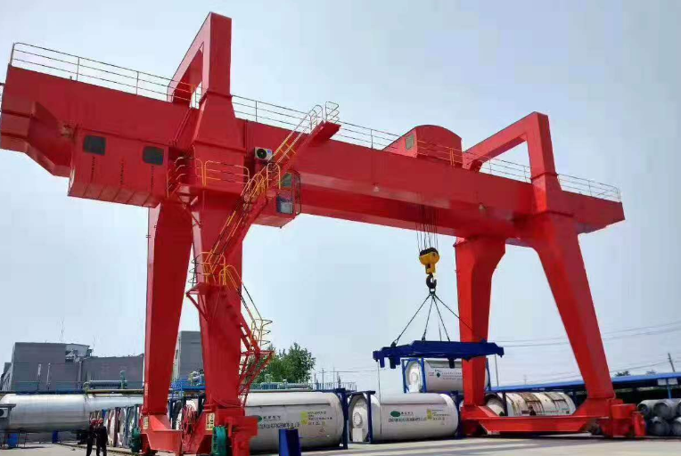 集裝箱門式起重機現場