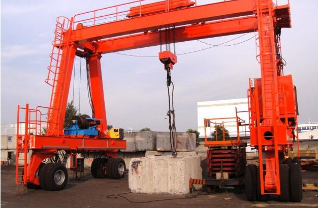 輪胎式集裝箱門式起重機