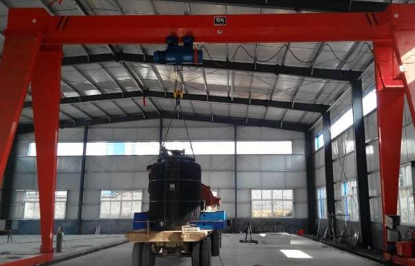 室內10噸龍門吊吊裝試驗
