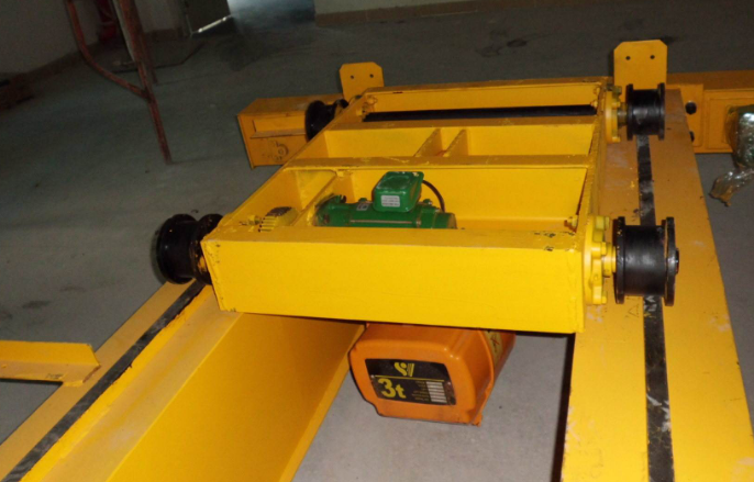 雙梁橋式起重機端梁部分