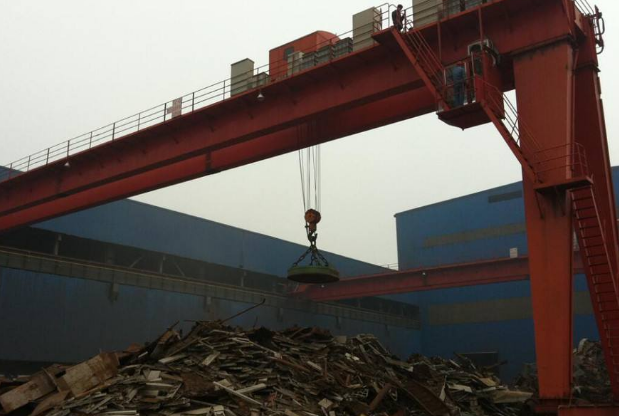 雙梁抓斗門式起重機(jī)