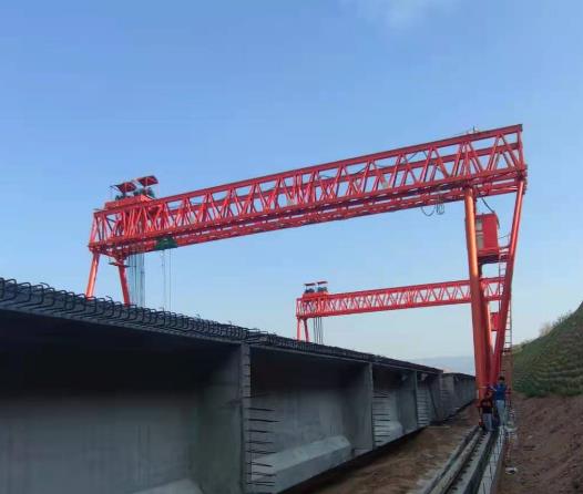 雙主梁門(mén)式起重機(jī)