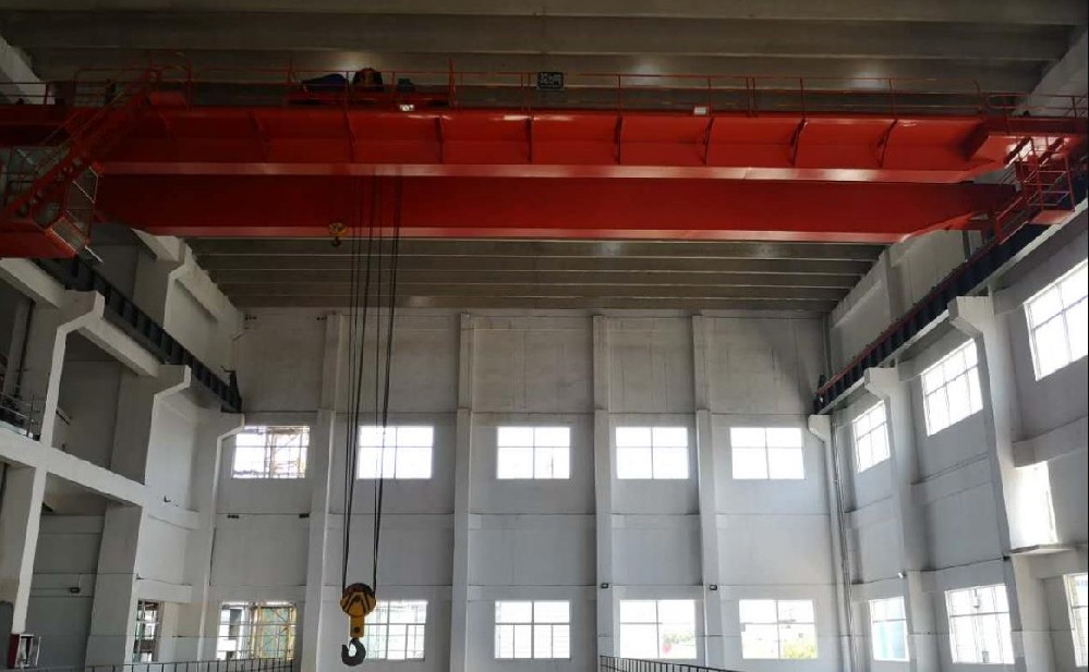 吊鉤橋式起重機(jī)