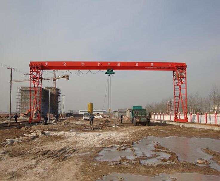 上包下花門式起重機(jī)