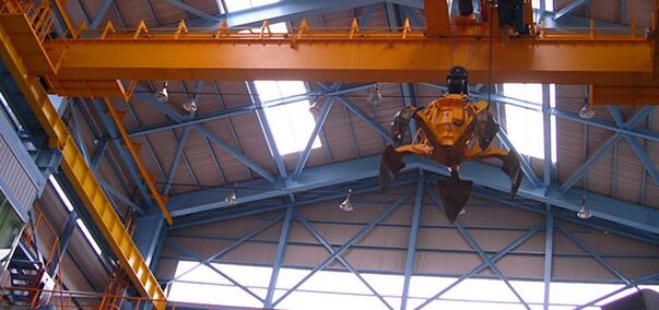 橋式起重機圖片