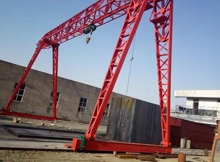 門式起重機的檢查包含有以下幾個方面